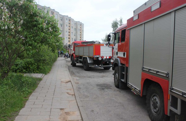 Pranešimas - apie du gaisrus, gelbėtojų pajėgos į Jonavą atsiųstos iš Kauno