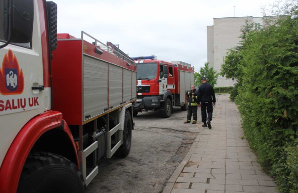 Pranešimas - apie du gaisrus, gelbėtojų pajėgos į Jonavą atsiųstos iš Kauno