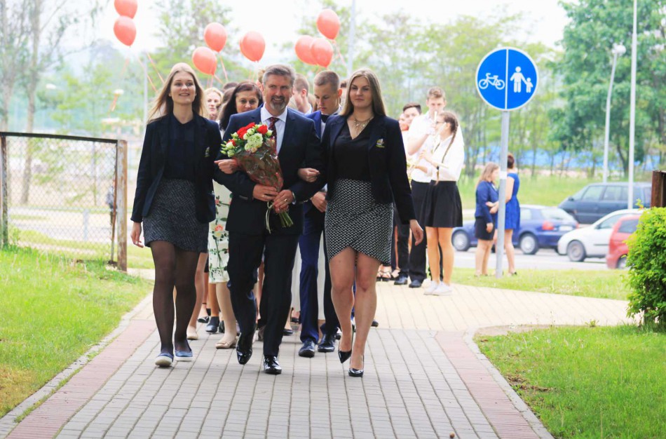 Abiturientams nuaidėjo paskutinis skambutis