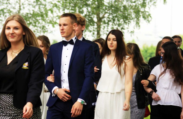 Abiturientams nuaidėjo paskutinis skambutis