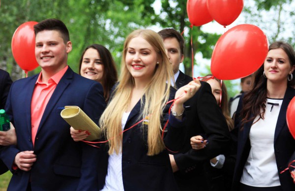 Abiturientams nuaidėjo paskutinis skambutis