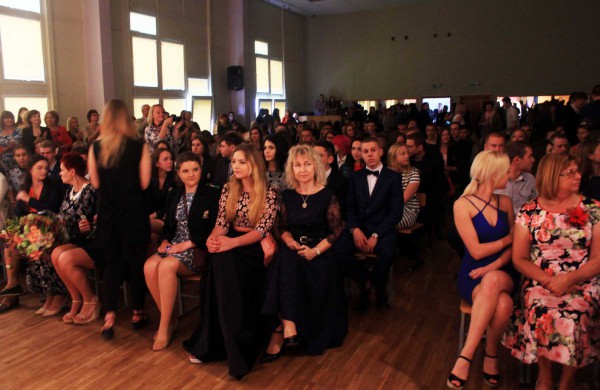 Abiturientams nuaidėjo paskutinis skambutis