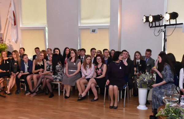 Abiturientams nuaidėjo paskutinis skambutis