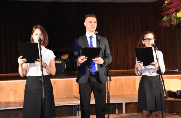 Abiturientams nuaidėjo paskutinis skambutis