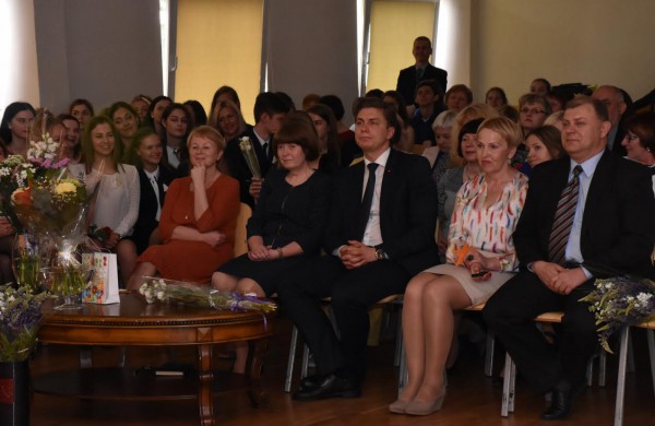 Abiturientams nuaidėjo paskutinis skambutis