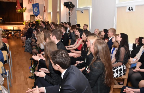 Abiturientams nuaidėjo paskutinis skambutis