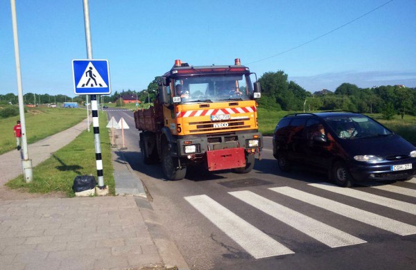 Žemaitės gatvėje įrengiami greičio mažinimo kalneliai