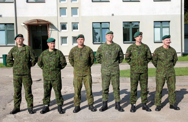 Iš Mokomojo pulko į Ukrainą išlydėti Lietuvos kariuomenės instruktoriai