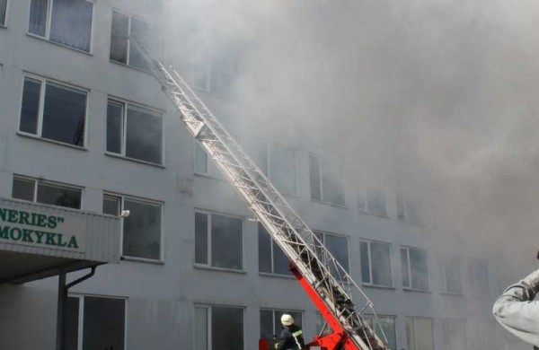 Jonavos mokyklų vaikai varžėsi jaunųjų paramedikų varžybose
