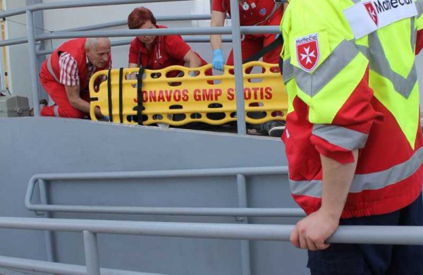 Jonavos mokyklų vaikai varžėsi jaunųjų paramedikų varžybose