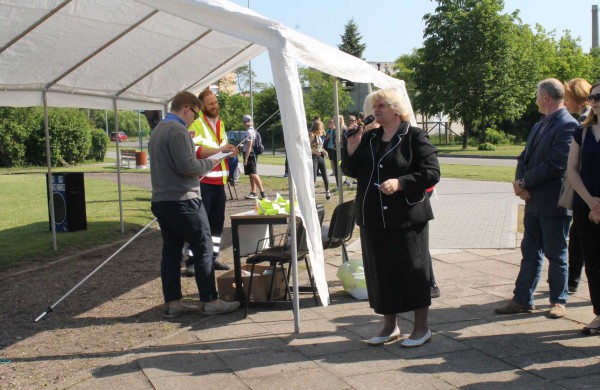 Jonavos mokyklų vaikai varžėsi jaunųjų paramedikų varžybose