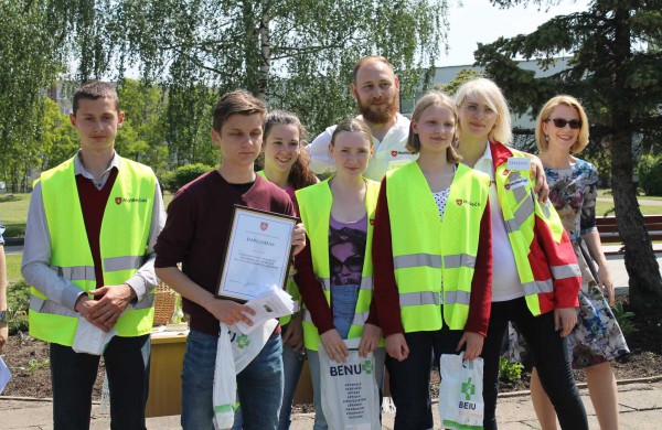 Jonavos mokyklų vaikai varžėsi jaunųjų paramedikų varžybose