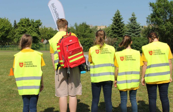 Jonavos mokyklų vaikai varžėsi jaunųjų paramedikų varžybose