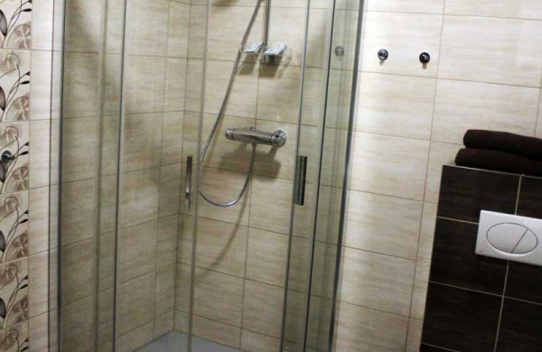 Jonavoje atsidarė „Svečių namai“, tačiau įkaušę naktiniai lankytojai – nelaukiami