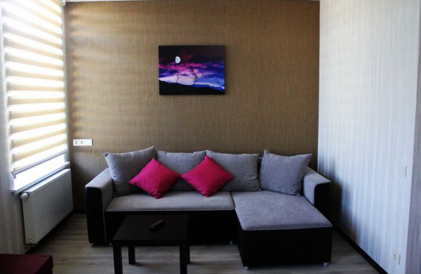 Jonavoje atsidarė „Svečių namai“, tačiau įkaušę naktiniai lankytojai – nelaukiami