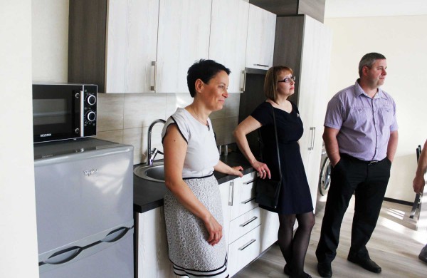 Jonavoje atsidarė „Svečių namai“, tačiau įkaušę naktiniai lankytojai – nelaukiami