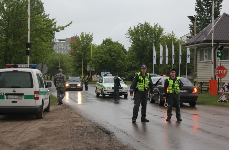 Anonimas pranešė, kad užminuota "Achema" (papildyta, nuotraukos)