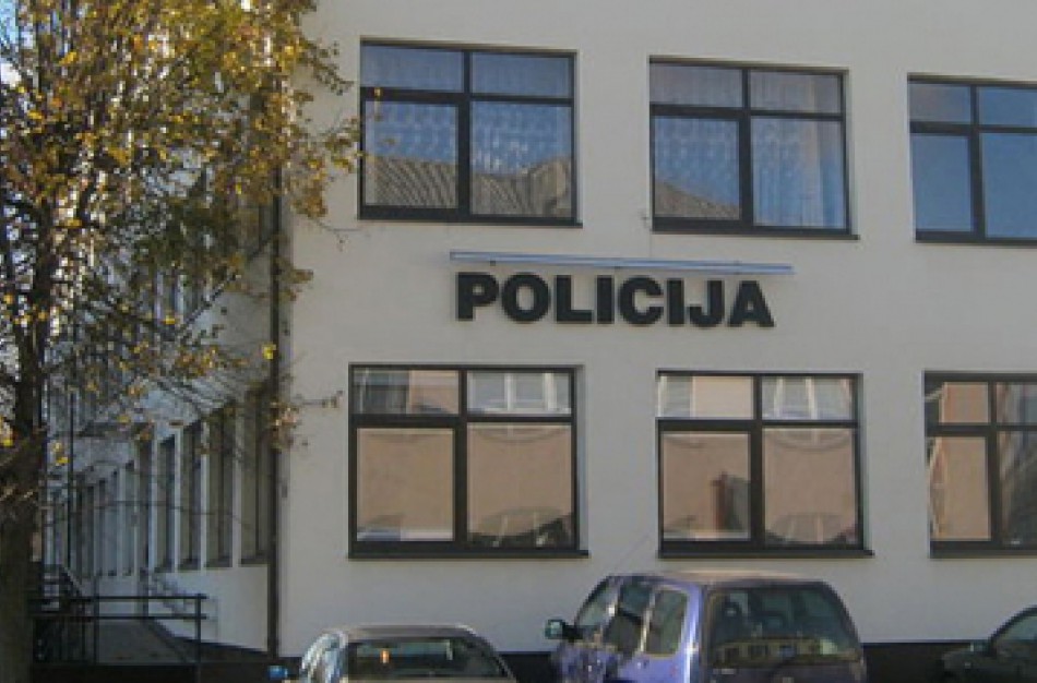 Viešoje vietoje šviesiu paros metu užpultos dvi moterys