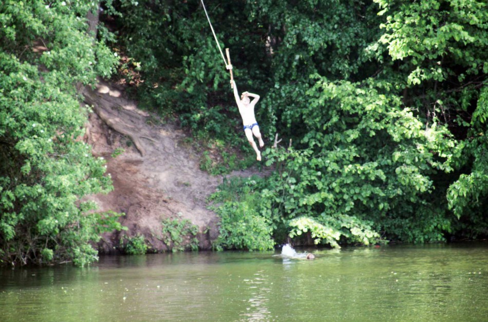 Vaikų pramogos prie Varnutės tvenkinio: gelbėtojai įspėja apie pavojus