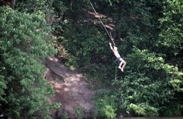 Vaikų pramogos prie Varnutės tvenkinio: gelbėtojai įspėja apie pavojus