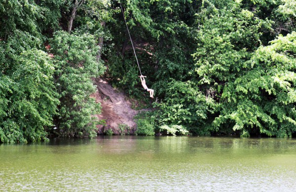 Vaikų pramogos prie Varnutės tvenkinio: gelbėtojai įspėja apie pavojus