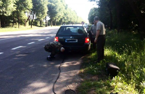 Jonavoje – reidas, aplinkosaugininkai tikrino automobilių išmetamųjų teršalų kiekius