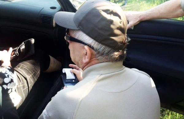 Jonavoje – reidas, aplinkosaugininkai tikrino automobilių išmetamųjų teršalų kiekius