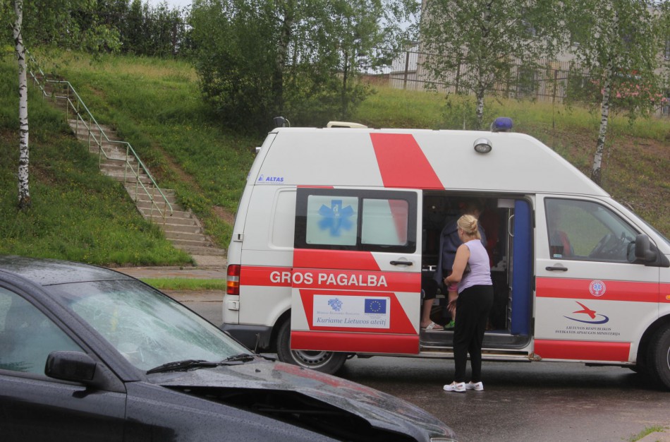 Rimkuose – avarija, automobilyje buvo vaikų (nuotraukos)