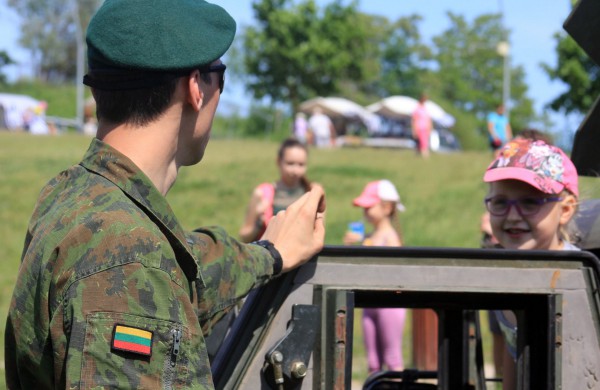 Joninių slėnyje jonaviečiai pasitiko vasarą