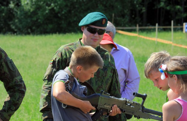 Joninių slėnyje jonaviečiai pasitiko vasarą
