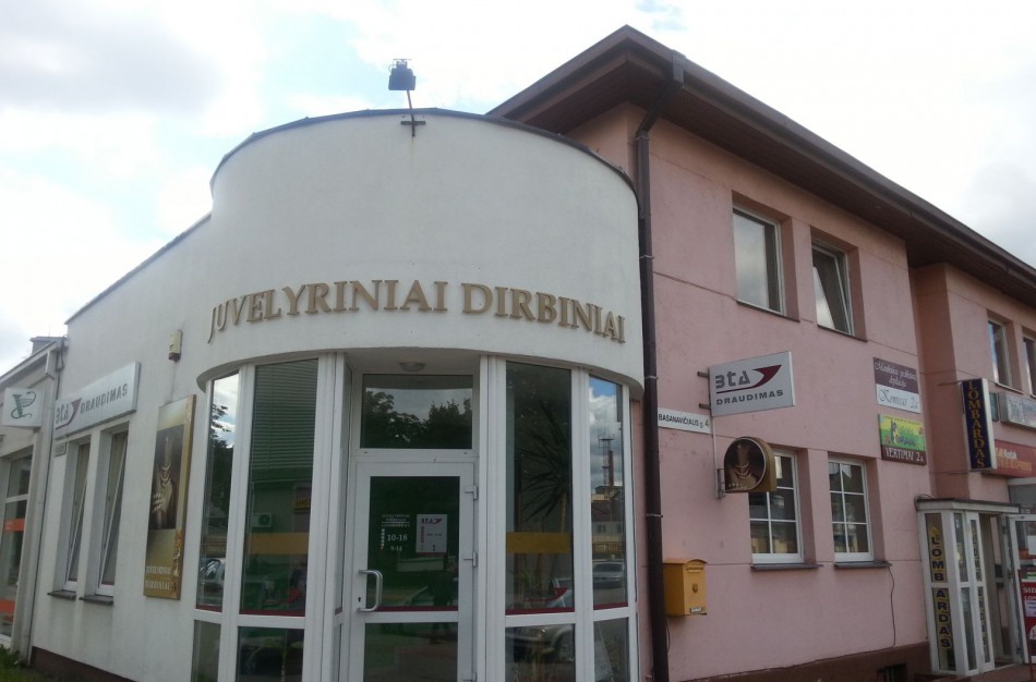 Miesto centre – filmo scenarijų primenantis įsilaužimas