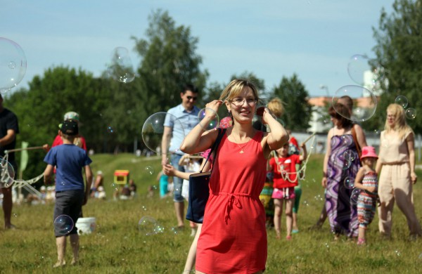 Joninių slėnyje jonaviečiai pasitiko vasarą