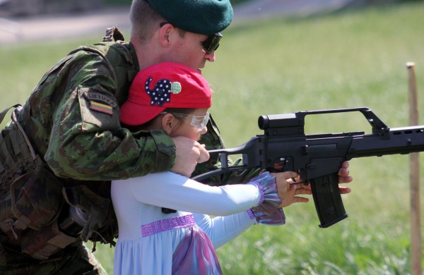 Joninių slėnyje jonaviečiai pasitiko vasarą