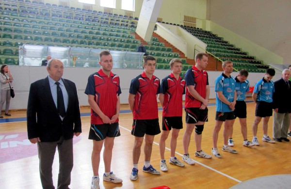 Bronzinis Jonavos stalo teniso komandos pasirodymas