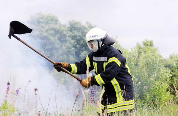 Degančią žolę gesino sustiprintos gelbėtojų pajėgos