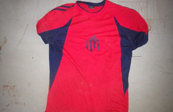 Policijos pareigūnai ieško, kam priklauso rūbai, rasti prie Šveicarijos tvenkinio