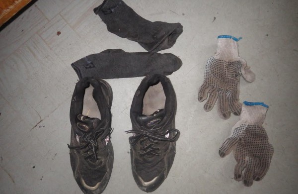 Policijos pareigūnai ieško, kam priklauso rūbai, rasti prie Šveicarijos tvenkinio