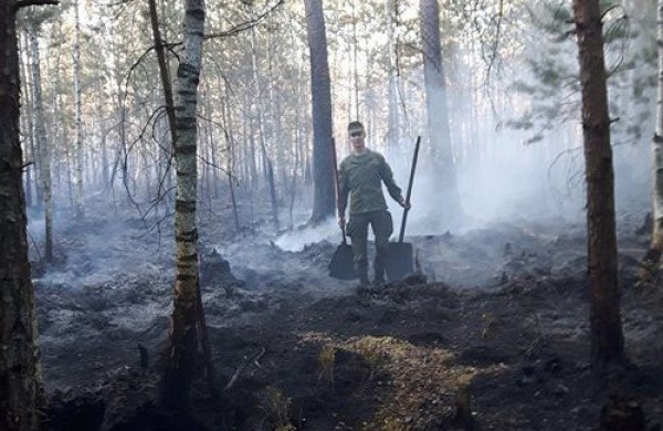 Gaižiūnų miške, prie poilsiavietės – didelis gaisras