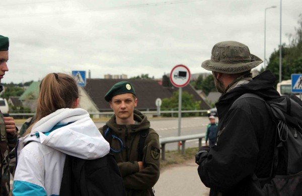 Apleistoje raketų bazėje žygeiviai ieškojo istorijos pėdsakų 