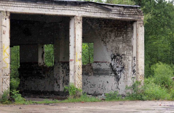 Apleistoje raketų bazėje žygeiviai ieškojo istorijos pėdsakų 