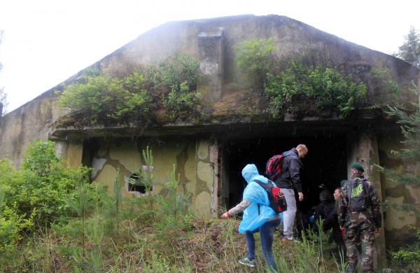 Apleistoje raketų bazėje žygeiviai ieškojo istorijos pėdsakų 