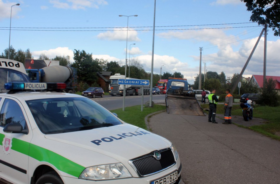 Motociklininko gaudynės baigėsi avarija