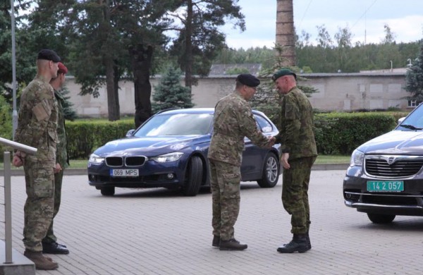Rukloje pakilo „Iron Wolf 2016“ pratybų vėliava – paskelbta pratybų pradžia