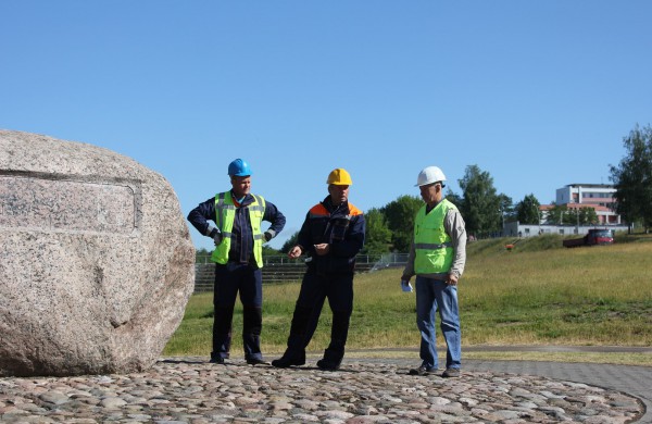 Prie Joninių slėnio buvęs akmuo perkeltas į kitą vietą