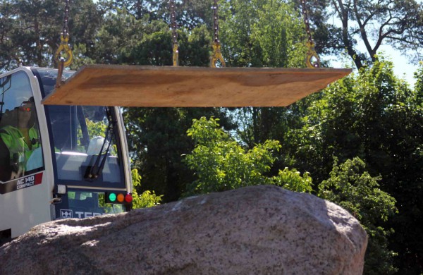 Prie Joninių slėnio buvęs akmuo perkeltas į kitą vietą