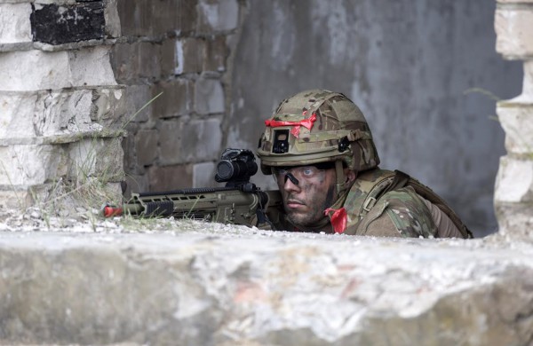 Gaižiūnų poligone - oro uosto perėmimo operacija