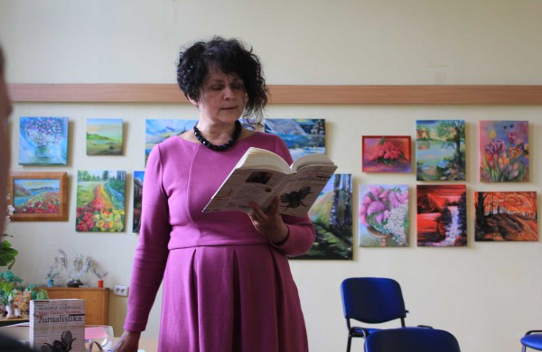 Su jonaviečiais susitiko rašytoja ir žurnalistė Audronė Urbonaitė