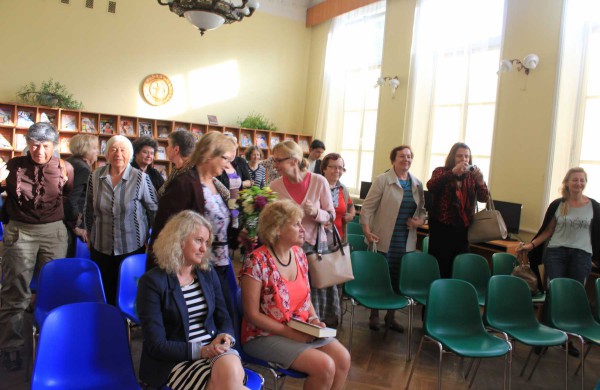 Su jonaviečiais susitiko rašytoja ir žurnalistė Audronė Urbonaitė