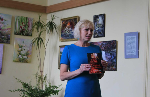 Su jonaviečiais susitiko rašytoja ir žurnalistė Audronė Urbonaitė