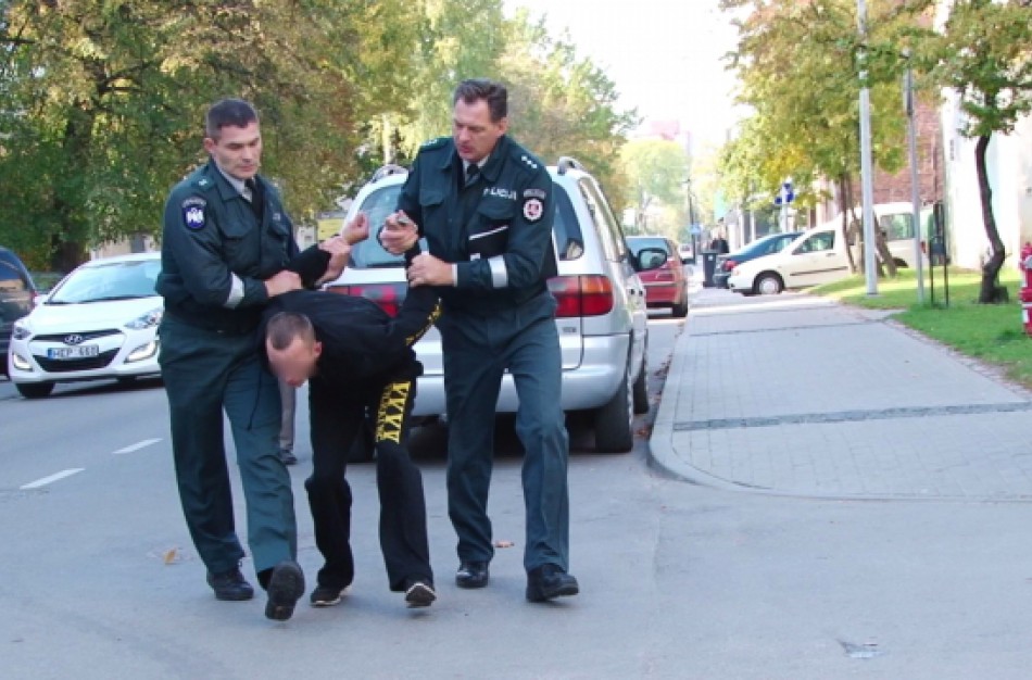 Prieš televizijos kameras – nuo policijos bėgančio vyro gaudynės